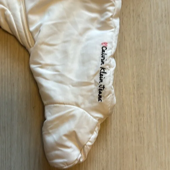 Calvin Klein snowsuit size 6/9 months NWOT - Picture 3 of 3